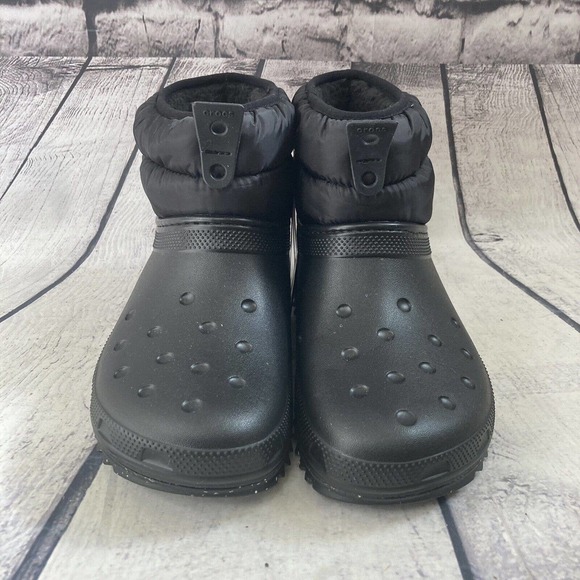 Crocs Classic Neo Puff Shorty Snow Boot 207311 Womens Size 7 New - Picture 2 of 11